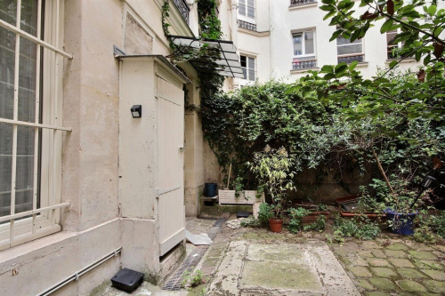 Appealing 1-bedroom apartment in Les Archives
