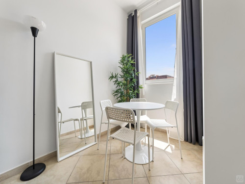 Regent Home - Gallery - 10