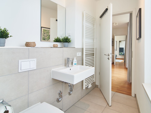 Modern Urban Living in Hamburg-Altona: Stylish 2-Room Apartment with Balcony & Prime Location - Gallery - 4