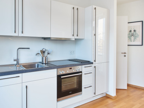 Modern Urban Living in Hamburg-Altona: Stylish 2-Room Apartment with Balcony & Prime Location - Gallery - 9