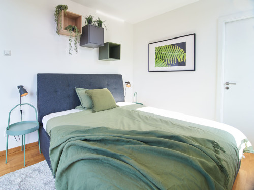 Modern Urban Living in Hamburg-Altona: Stylish 2-Room Apartment with Balcony & Prime Location - Gallery - 12