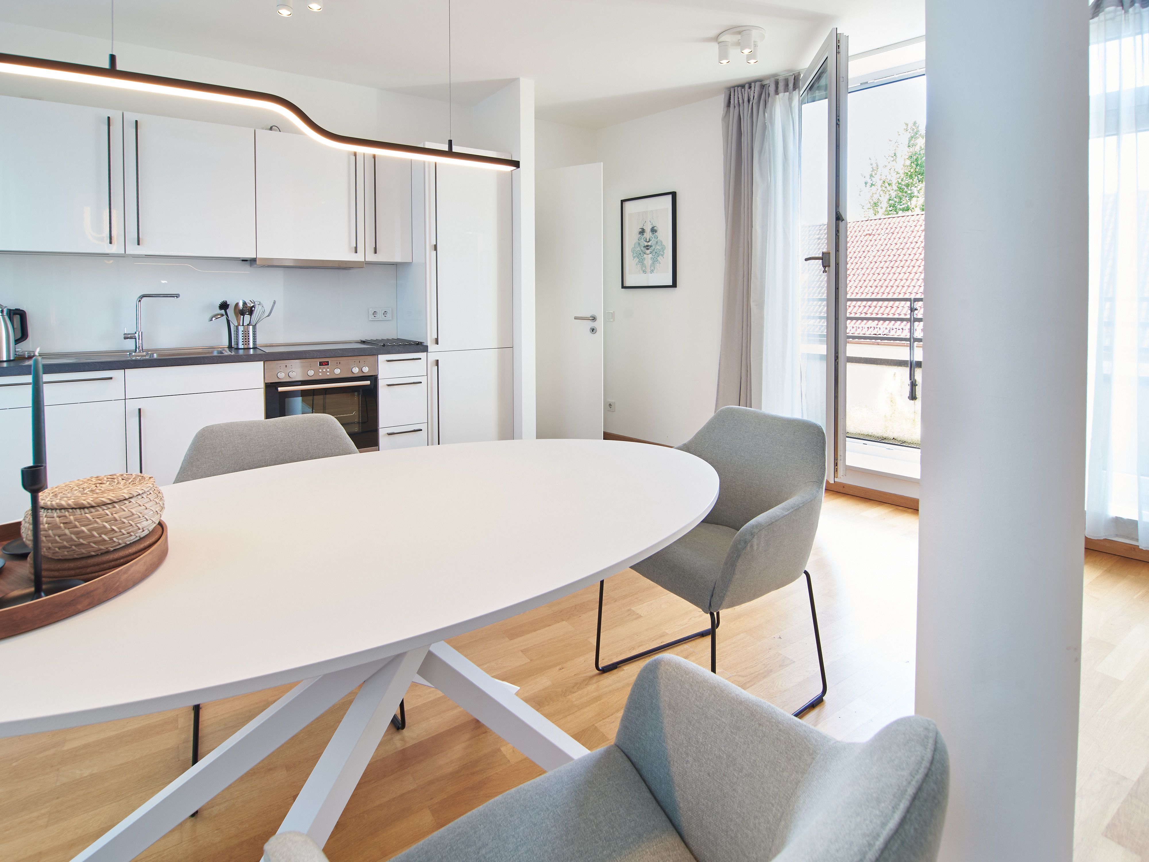 Modern Urban Living In Hamburg-Altona: Stylish 2-Room Apartment With Balcony & Prime Location - 7
