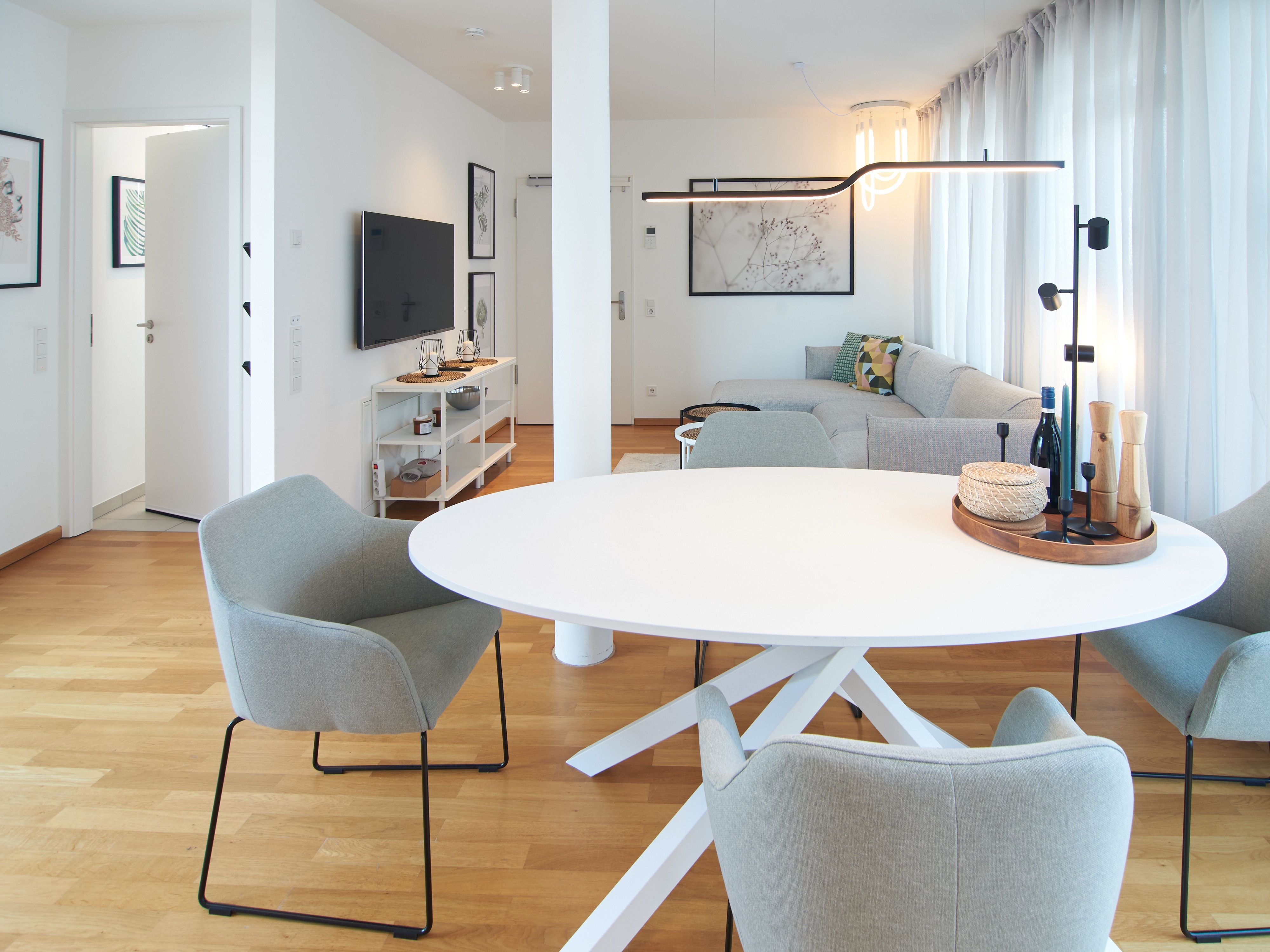 Modern Urban Living In Hamburg-Altona: Stylish 2-Room Apartment With Balcony & Prime Location - 16