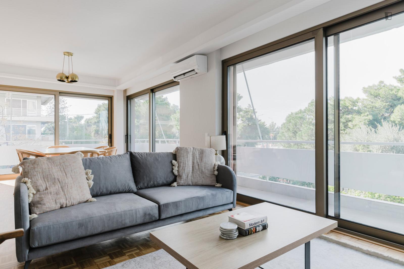 Excellent 2-Bedroom Flat Near The Aghia Skepi Train Station - Excellent 2-bedroom flat near the Aghia Skepi train station - Gallery - 1