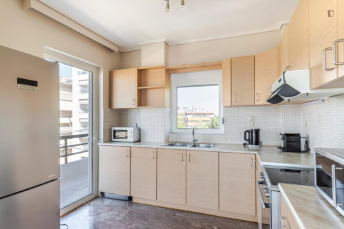 Colourful 2-bedroom apartment in Alimos