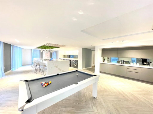 Local Crescent - Gallery - 7