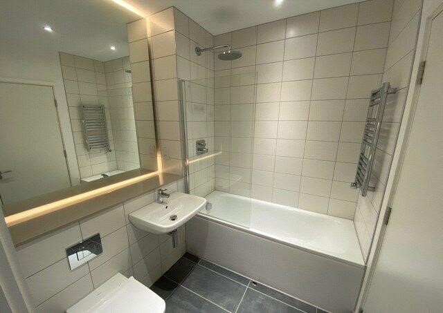 En-Suite - 6