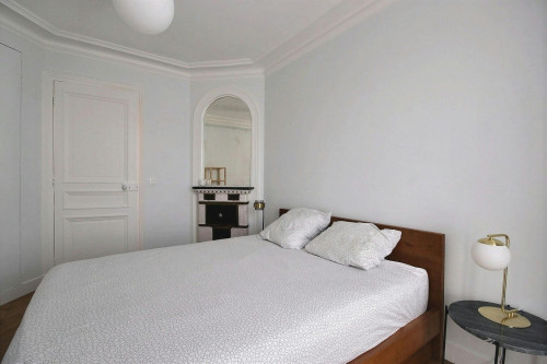 Rue Pavée, Paris
