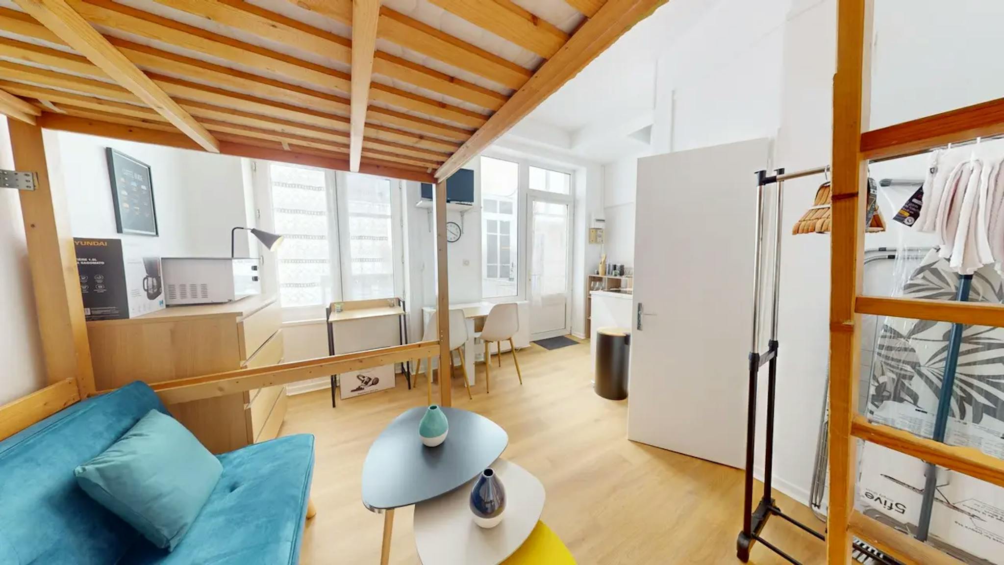 Entire Place - Rue de Marseille, Lyon - Gallery - 1