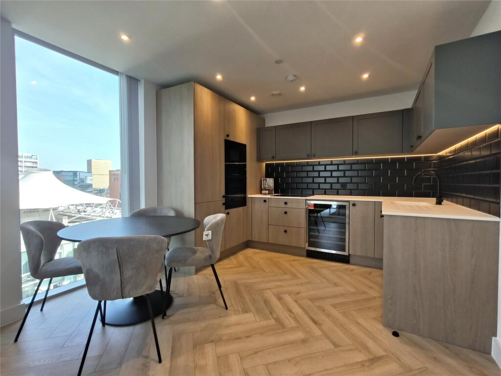Two Bedroom Flat 72m² - 3