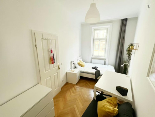Inviting double bedroom in Schottenfeld