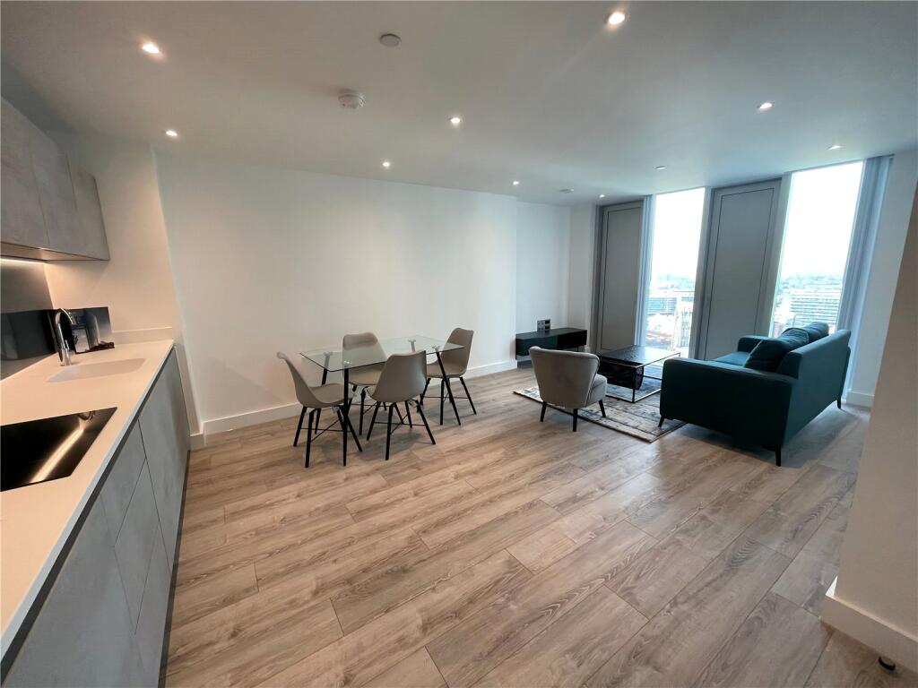 Contemporary 21st Floor Two-Bed Two-Bath Apartment - 3