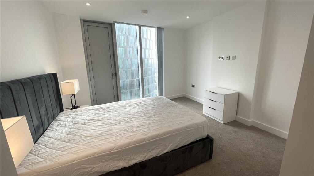Exceptional 35th Floor Two-Bed Two-Bath Apartment - 4