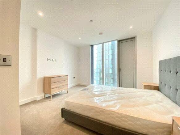 Stunning Corner 2-Bedroom Apartment - 8