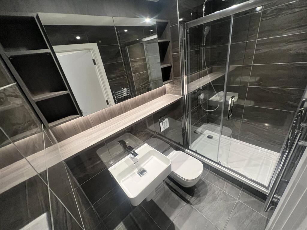 Modern 27th Floor Two-Bed Two-Bath - 8