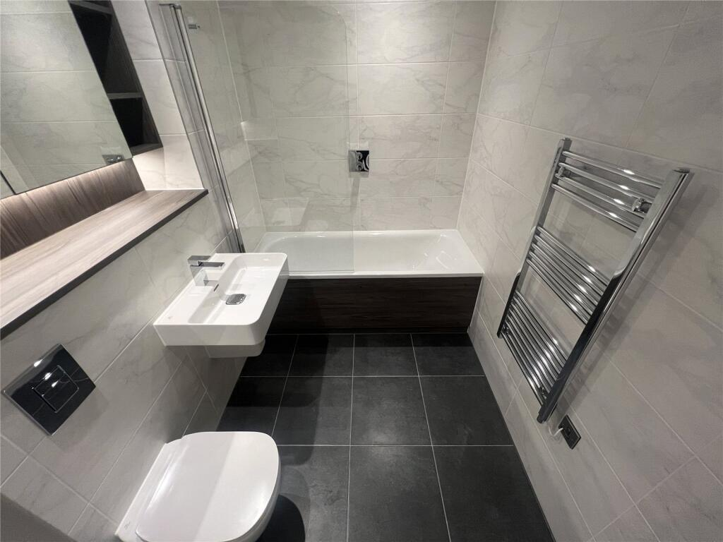 Modern 27th Floor Two-Bed Two-Bath - 7