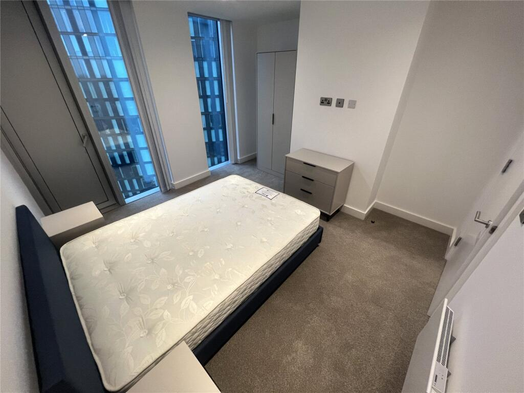 Modern 27th Floor Two-Bed Two-Bath - 5