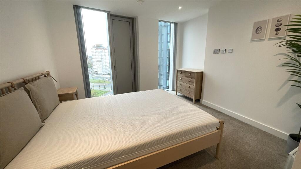 Stylish 8th Floor Two-Bed Two-Bath - 7