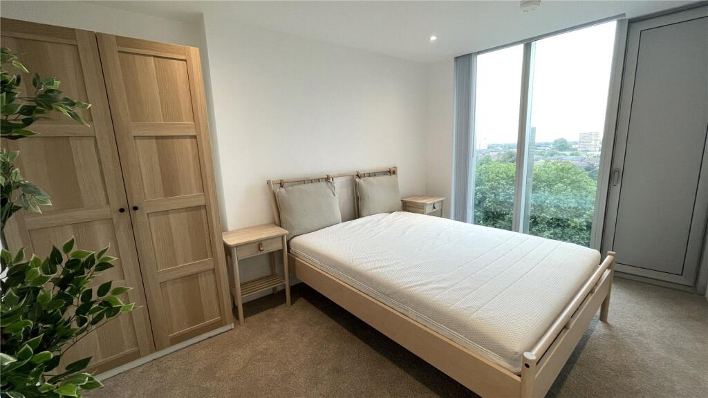 Stylish 8th Floor Two-Bed Two-Bath - 8