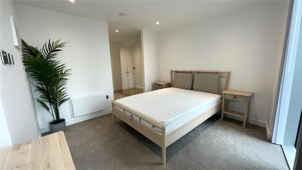 Stylish 8th Floor Two-Bed Two-Bath - 6