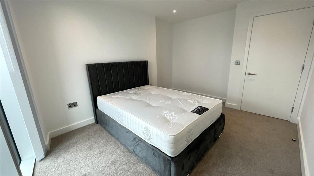 Modern 2-Bedroom Apartment - 5