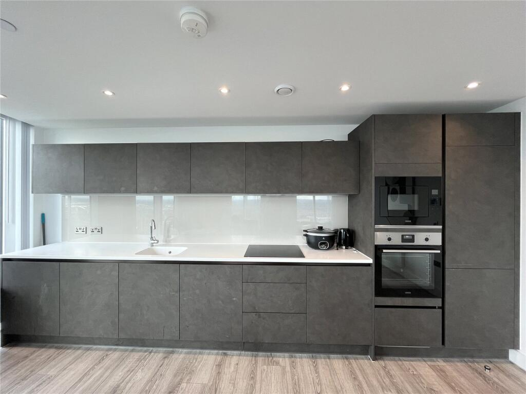 Exceptional 38th Floor Two-Bed Two-Bath Apartment - 6
