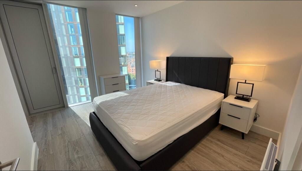 Contemporary 8th Floor Two-Bed Two-Bath Apartment - 4