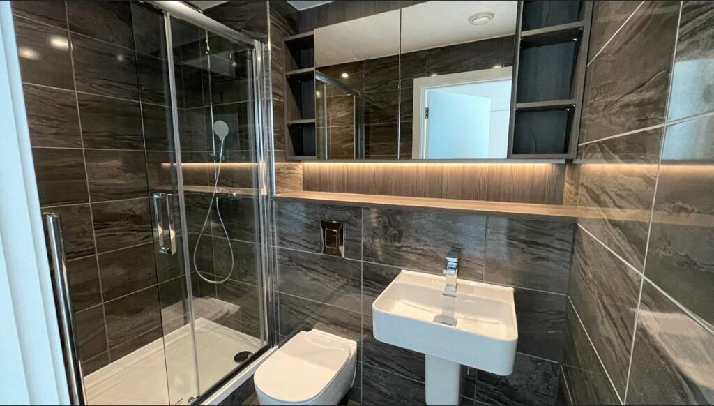 Contemporary 8th Floor Two-Bed Two-Bath Apartment - 7