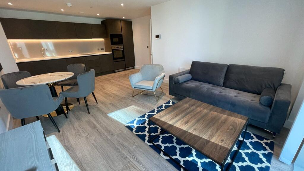 Contemporary 8th Floor Two-Bed Two-Bath Apartment - 2