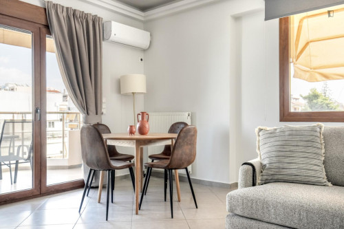 Welcoming 2-bedroom flat in Palaio Faliro