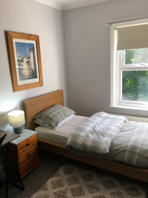 Room 2(Full Room) - Lovely bright rooms, great location - Gallery - 1