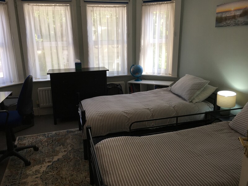 Room 3(Single Bed) - Lovely bright rooms, great location - Gallery - 1