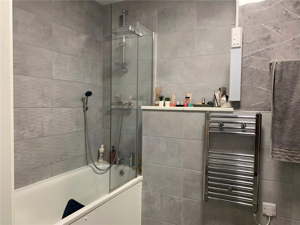 En-Suite - 12