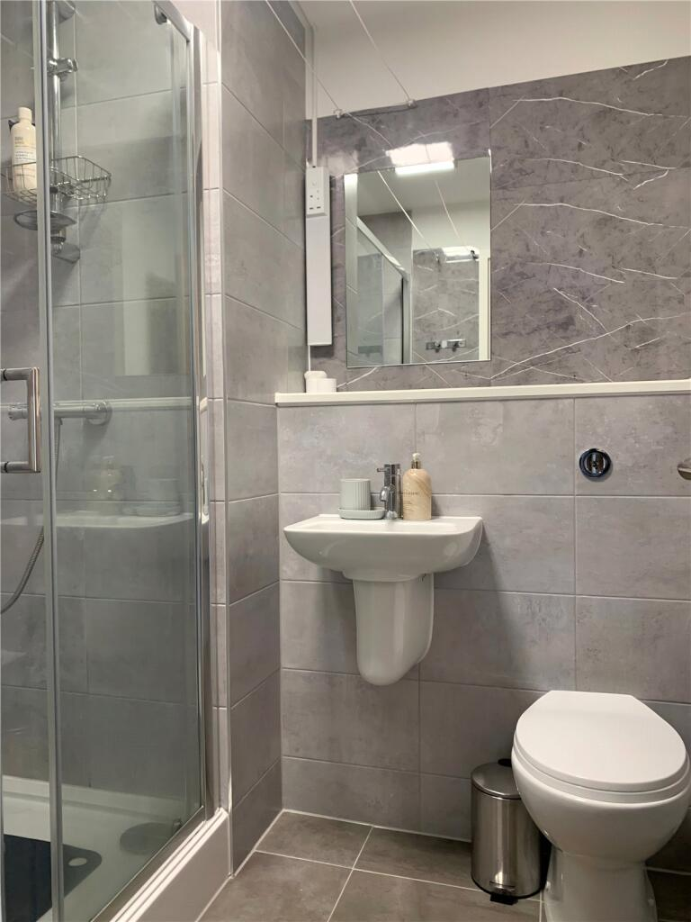 En-Suite - 10