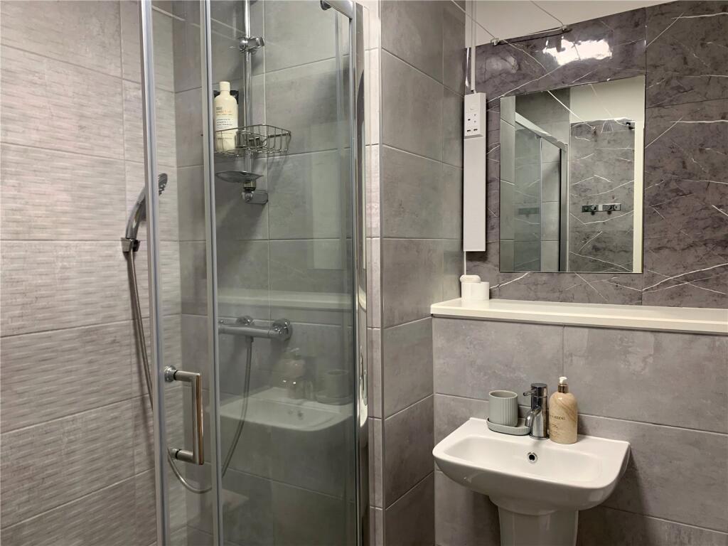 En-Suite - 9