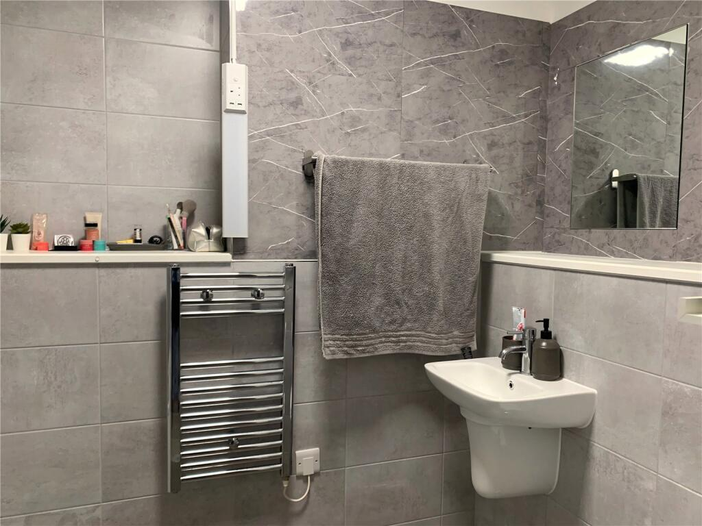 En-Suite - 11