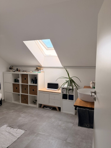 Stylish Furnished Top-Floor Apartment with Home Office & All-Inclusive Rent in Hellwinkel