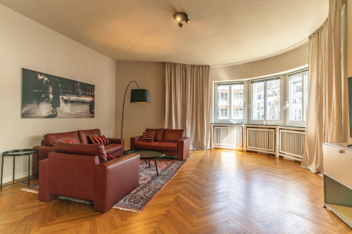 Freshly renovated 4-room apartment in Düsseldorf-Oberkassel - Gallery - 2
