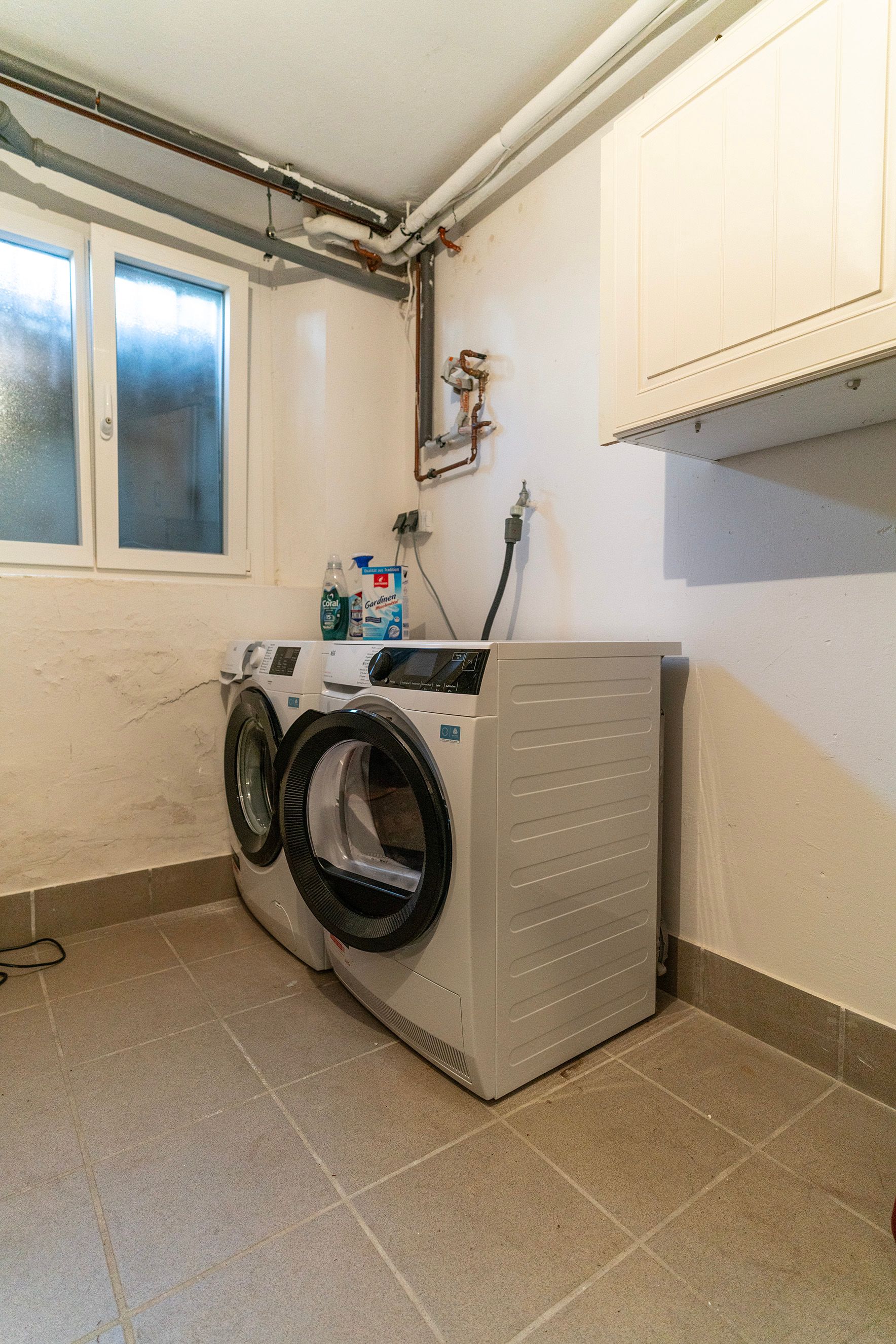 Freshly Renovated 4-Room Apartment In Düsseldorf-Oberkassel - 1