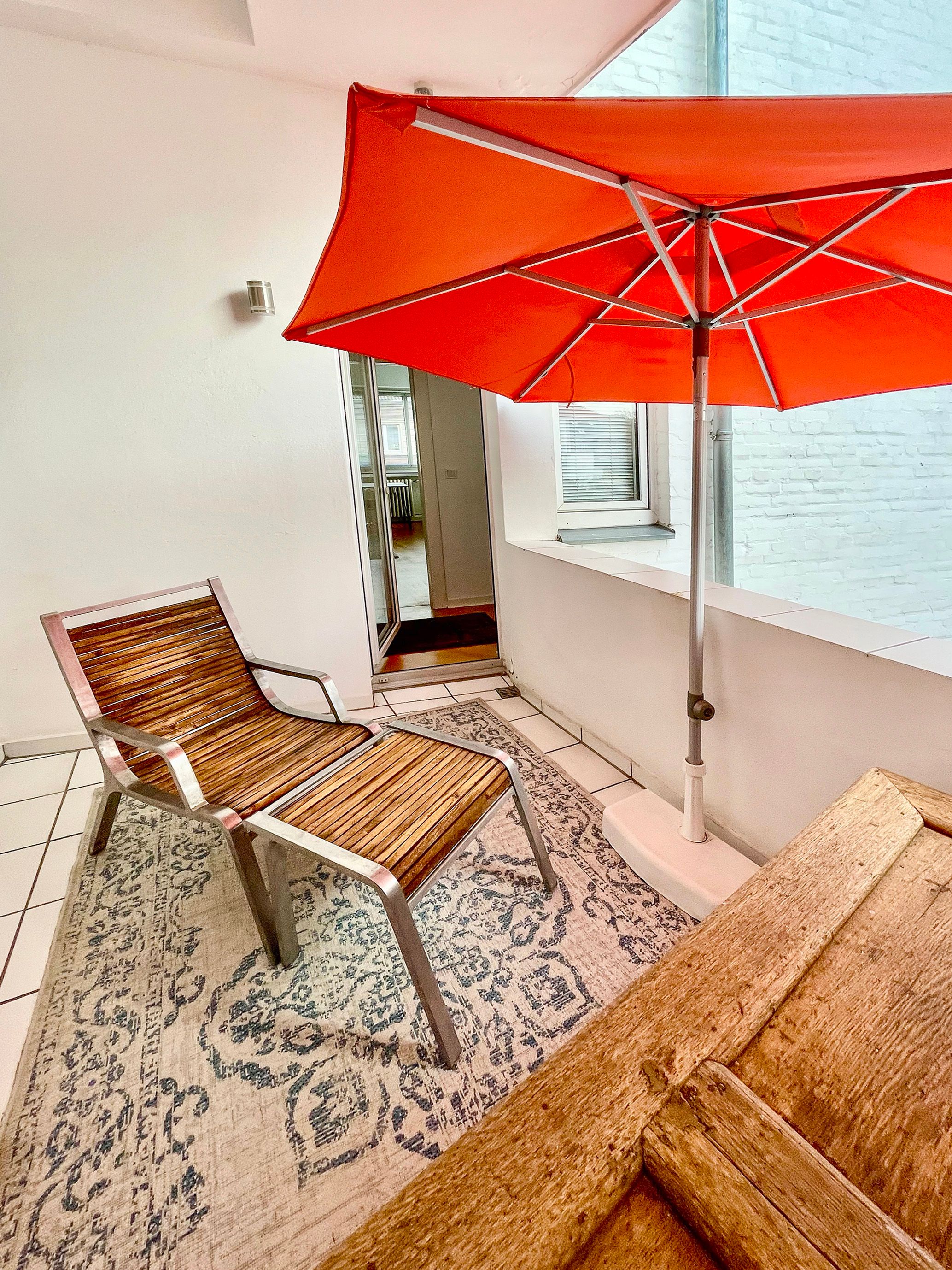 Freshly Renovated 4-Room Apartment In Düsseldorf-Oberkassel - 2
