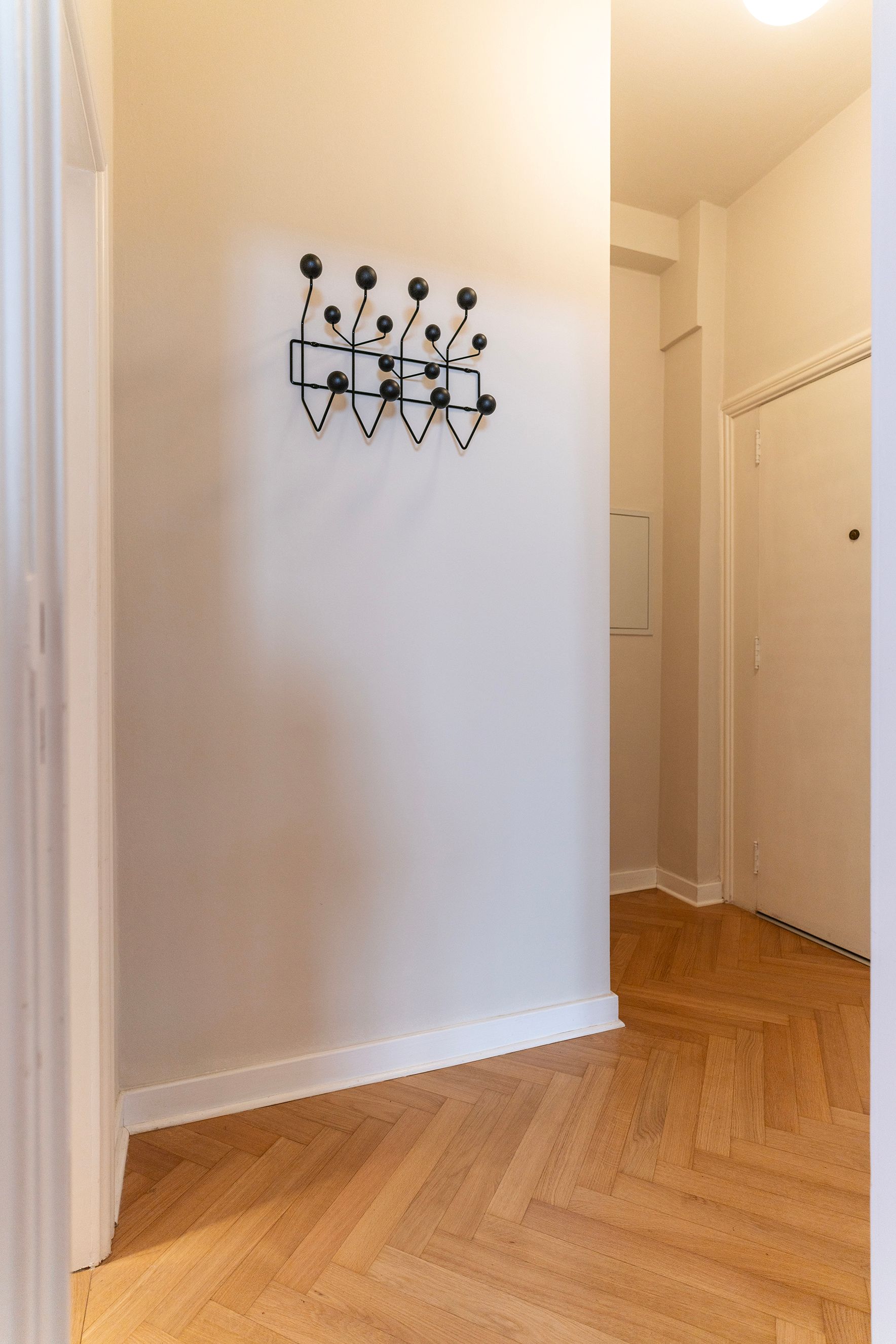 Freshly Renovated 4-Room Apartment In Düsseldorf-Oberkassel - 16
