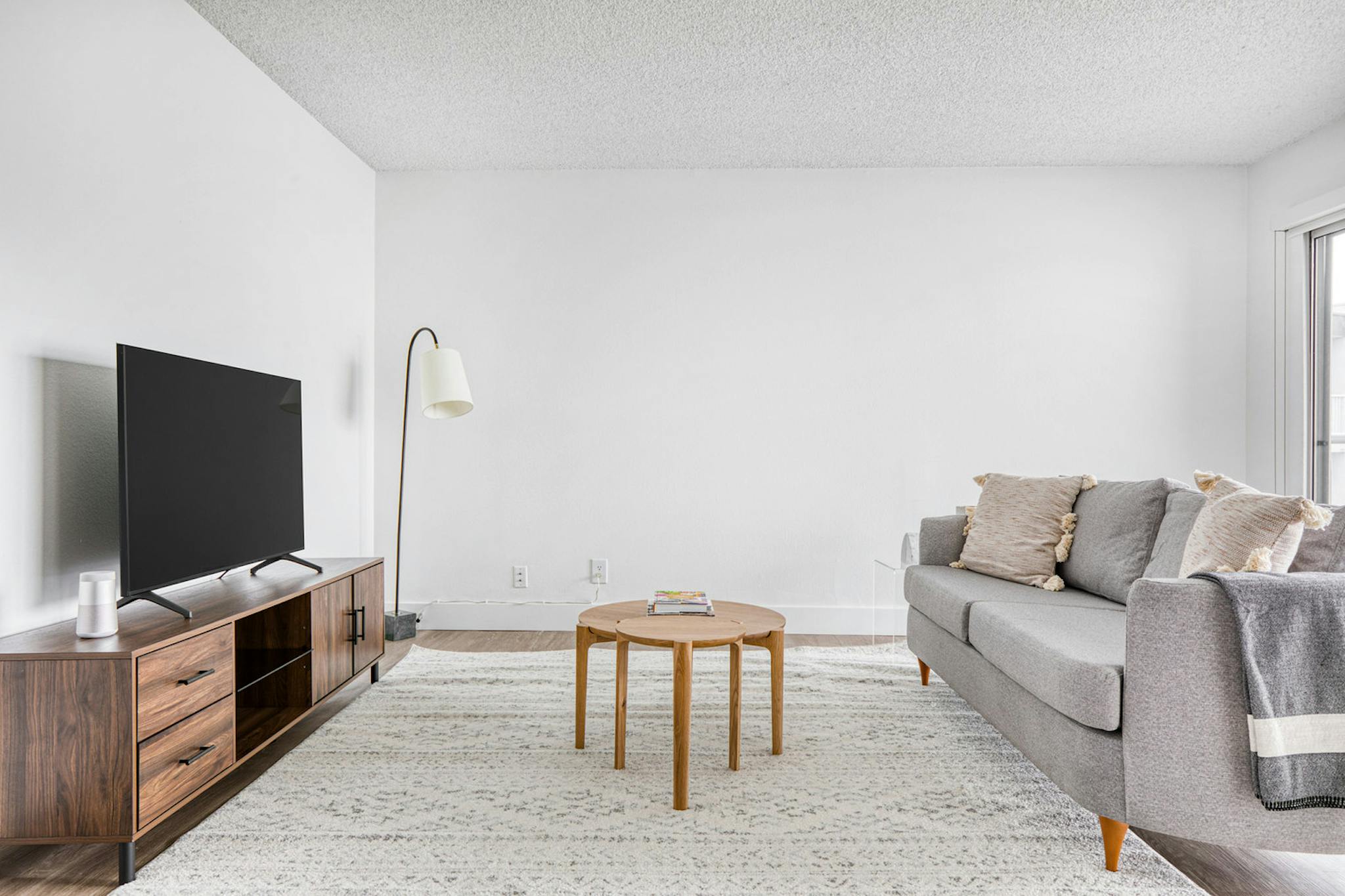 Entire Place - The Village, Redondo Beach, CA - Gallery - 1