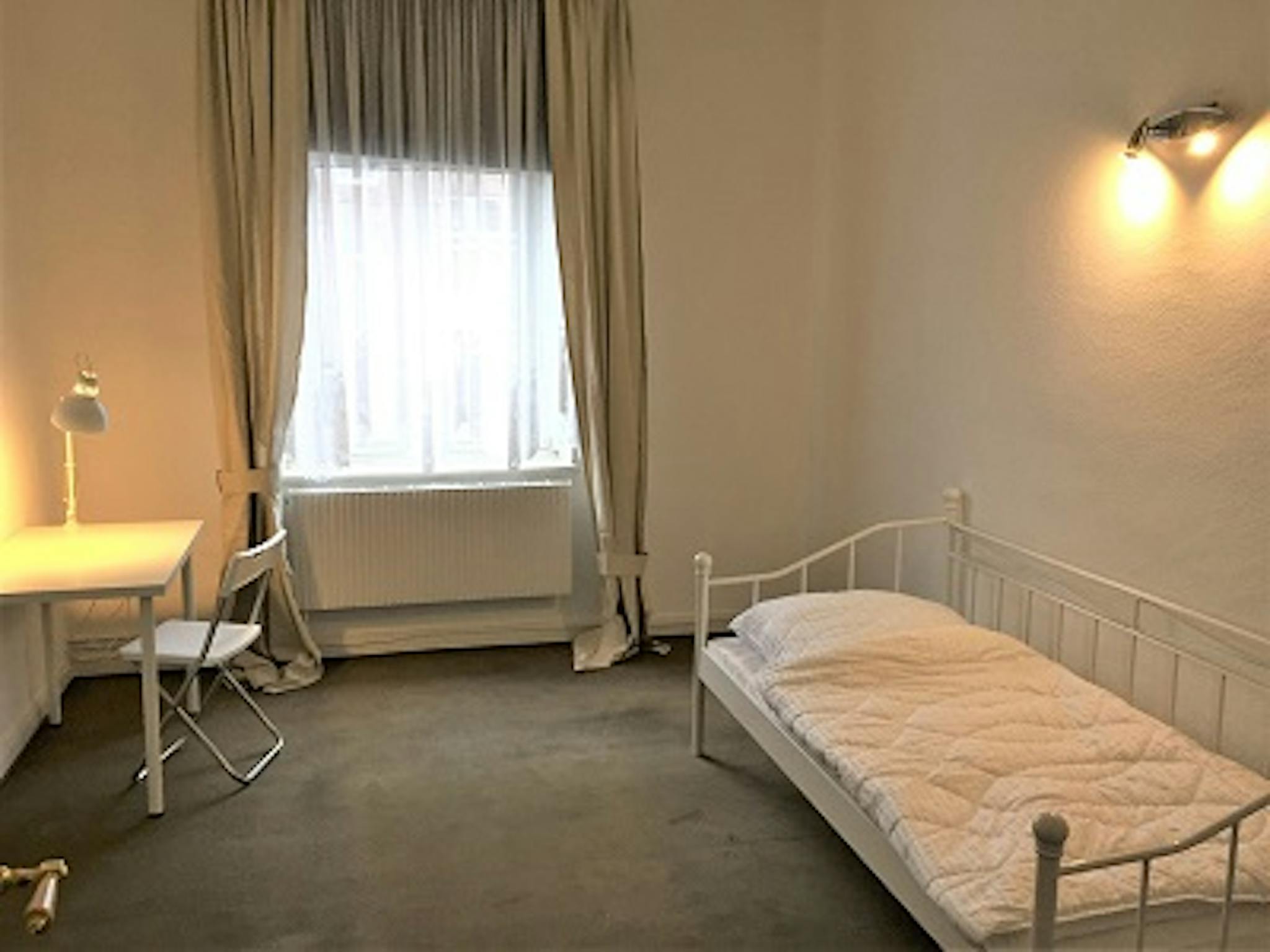 Private Room - Kölner Landstraße, Düsseldorf - Gallery - 1