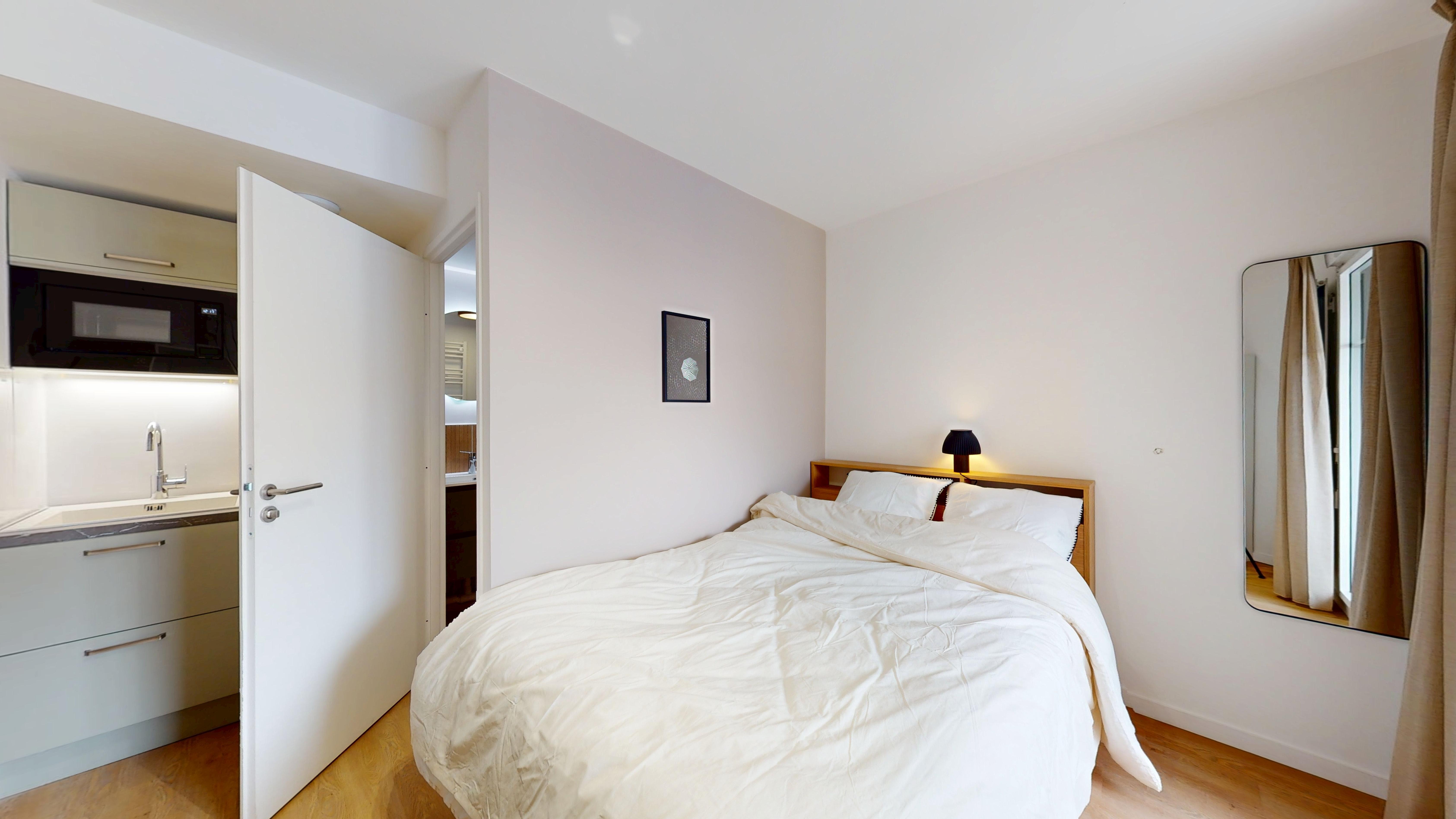 Room 302 - 1