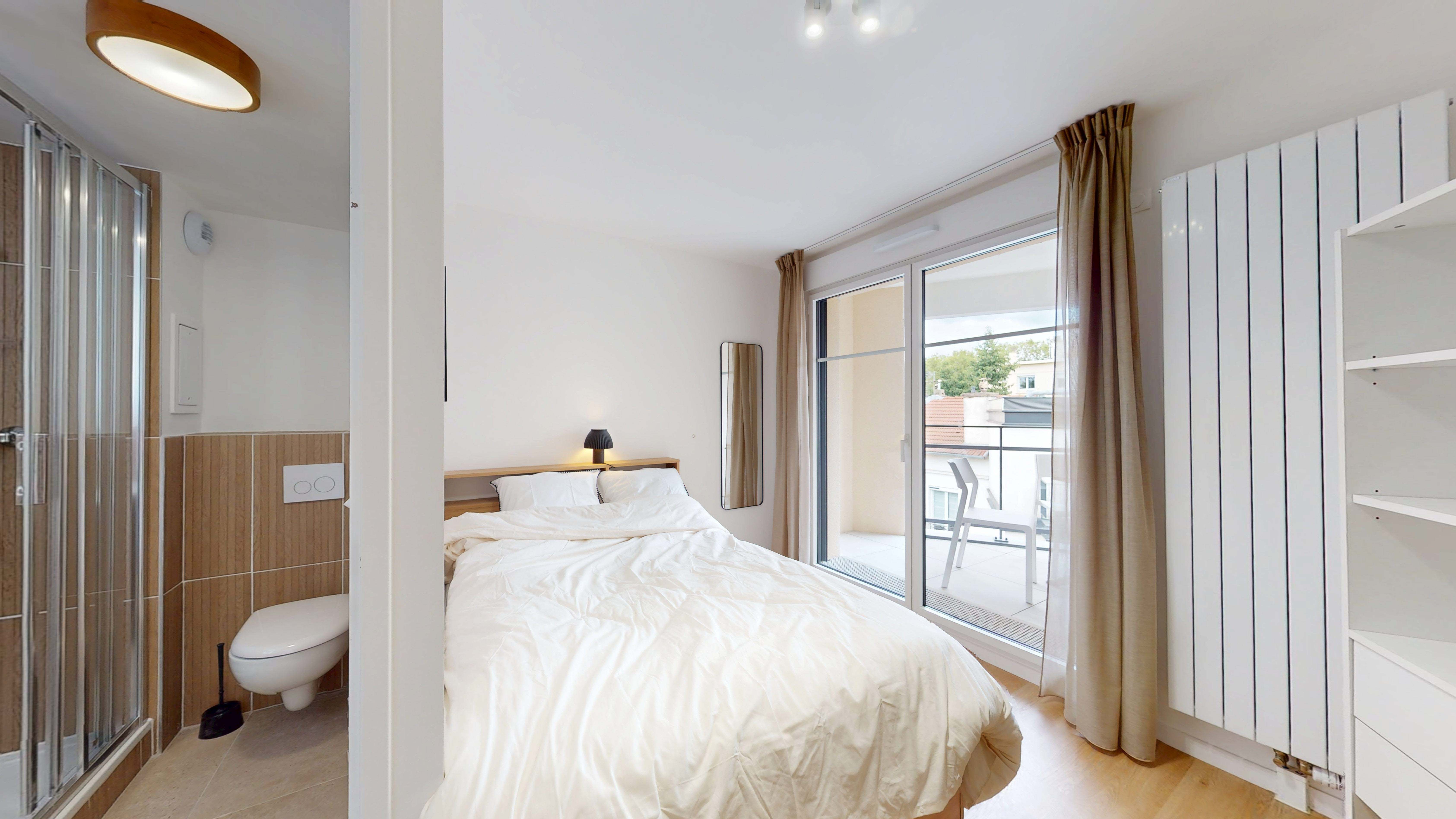 Room 302 - 5
