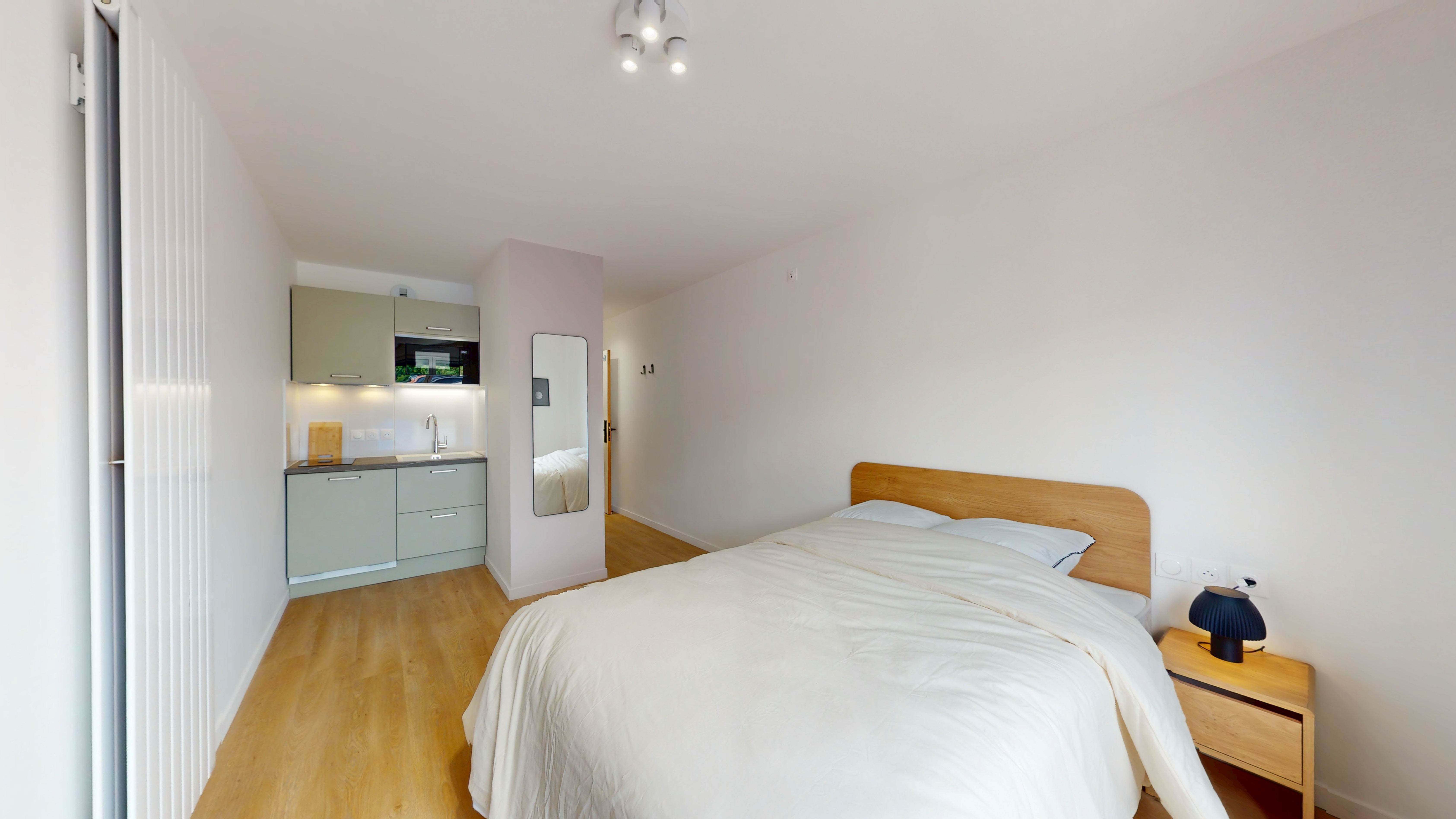 Room 303 - 4