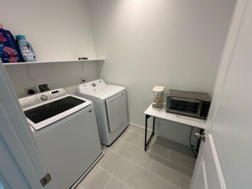 Spacious 3BR with two bath - Gallery - 12