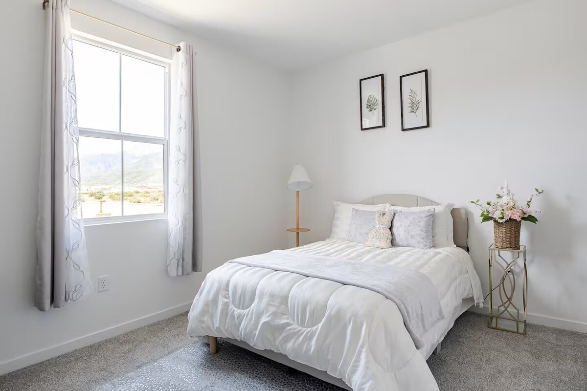 A Large Bedroom(Full Room) - 1