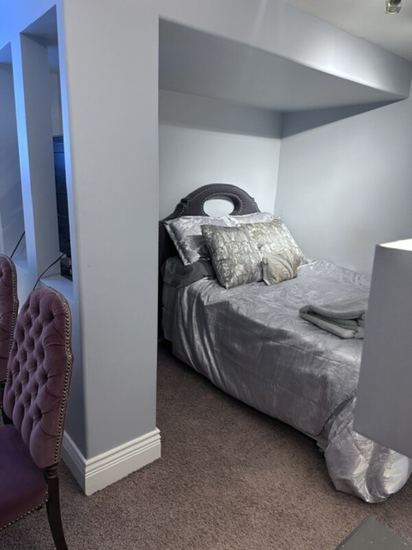 Queen Room(Full Room)  -  Friendly Home Away from Home  - Gallery -  1