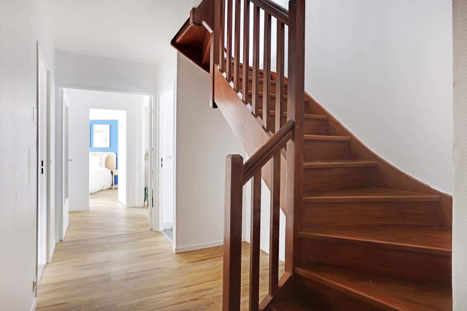 Move into this wide 19 m² bedroom - CBV03